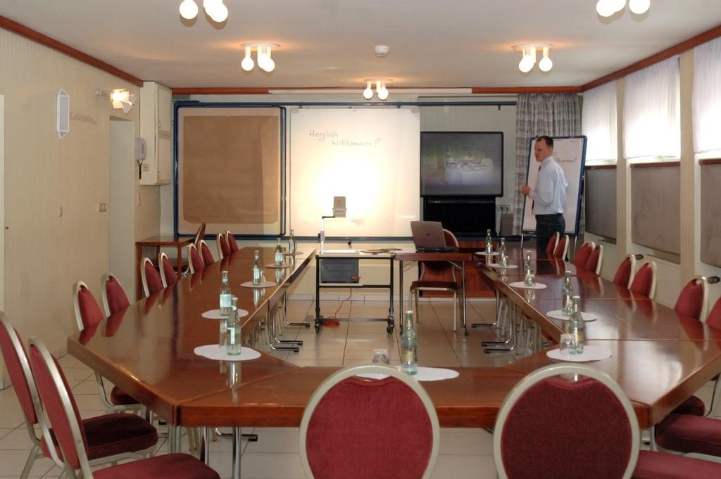 Hotel Excelsior Кассель Екстер'єр фото